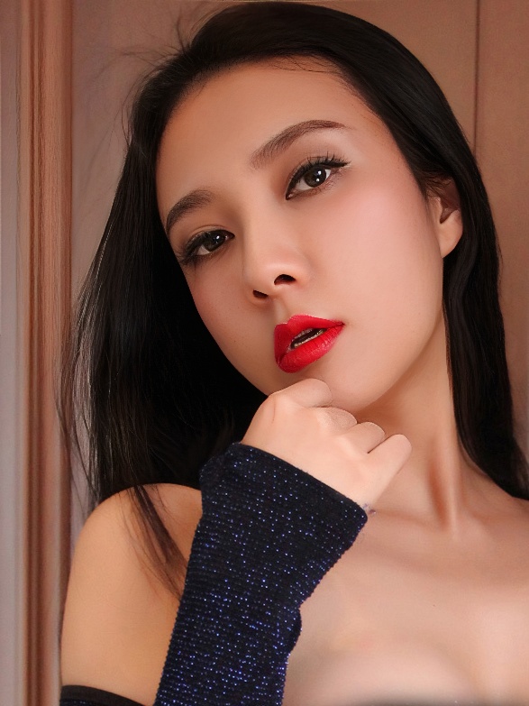松果儿浴室黑色紧身图片加视频